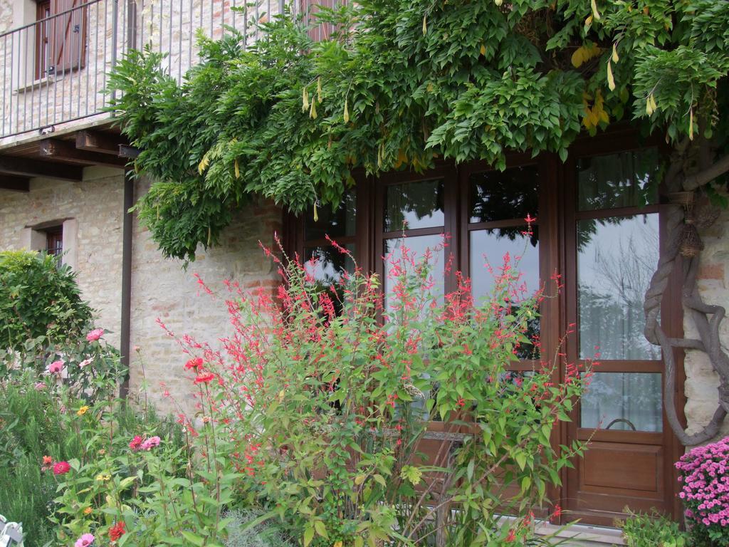 Bed and Breakfast Casa Branzele Trezzo Tinella Exterior foto