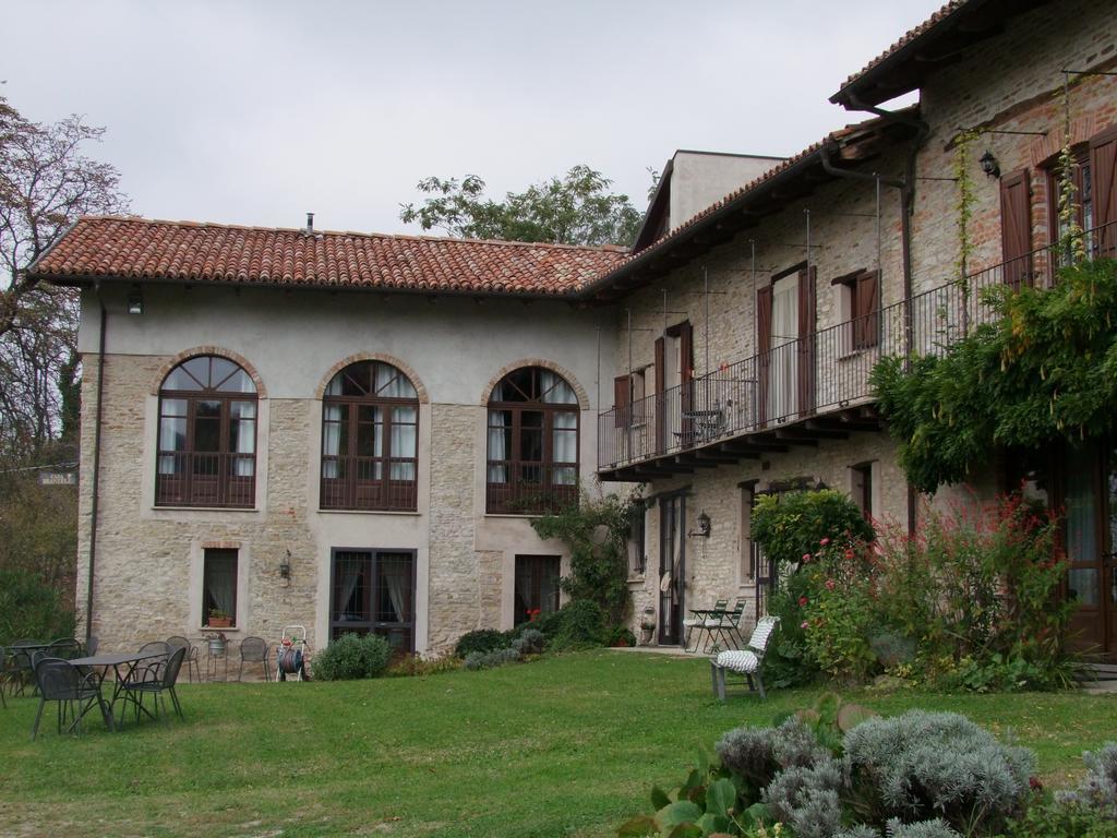 Bed and Breakfast Casa Branzele Trezzo Tinella Exterior foto