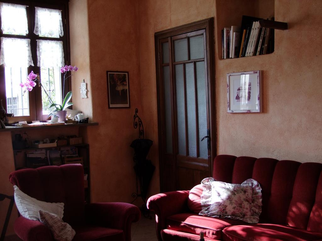 Bed and Breakfast Casa Branzele Trezzo Tinella Exterior foto